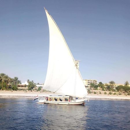 Nile Felucca Adventure Hotel อัสวาน ภายนอก รูปภาพ