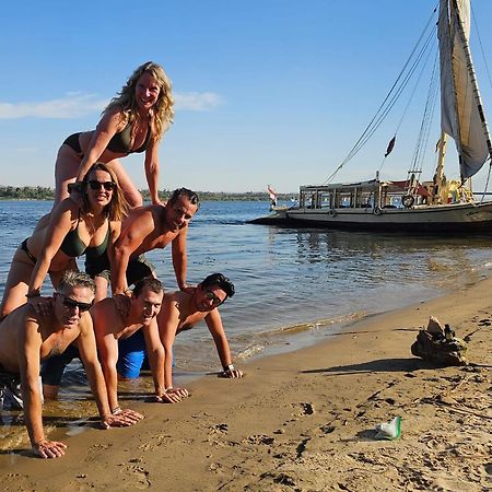 Nile Felucca Adventure Hotel อัสวาน ภายนอก รูปภาพ