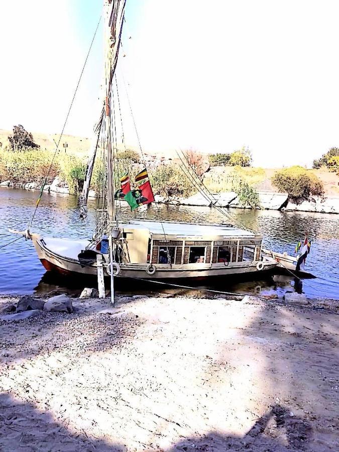 Nile Felucca Adventure Hotel อัสวาน ภายนอก รูปภาพ
