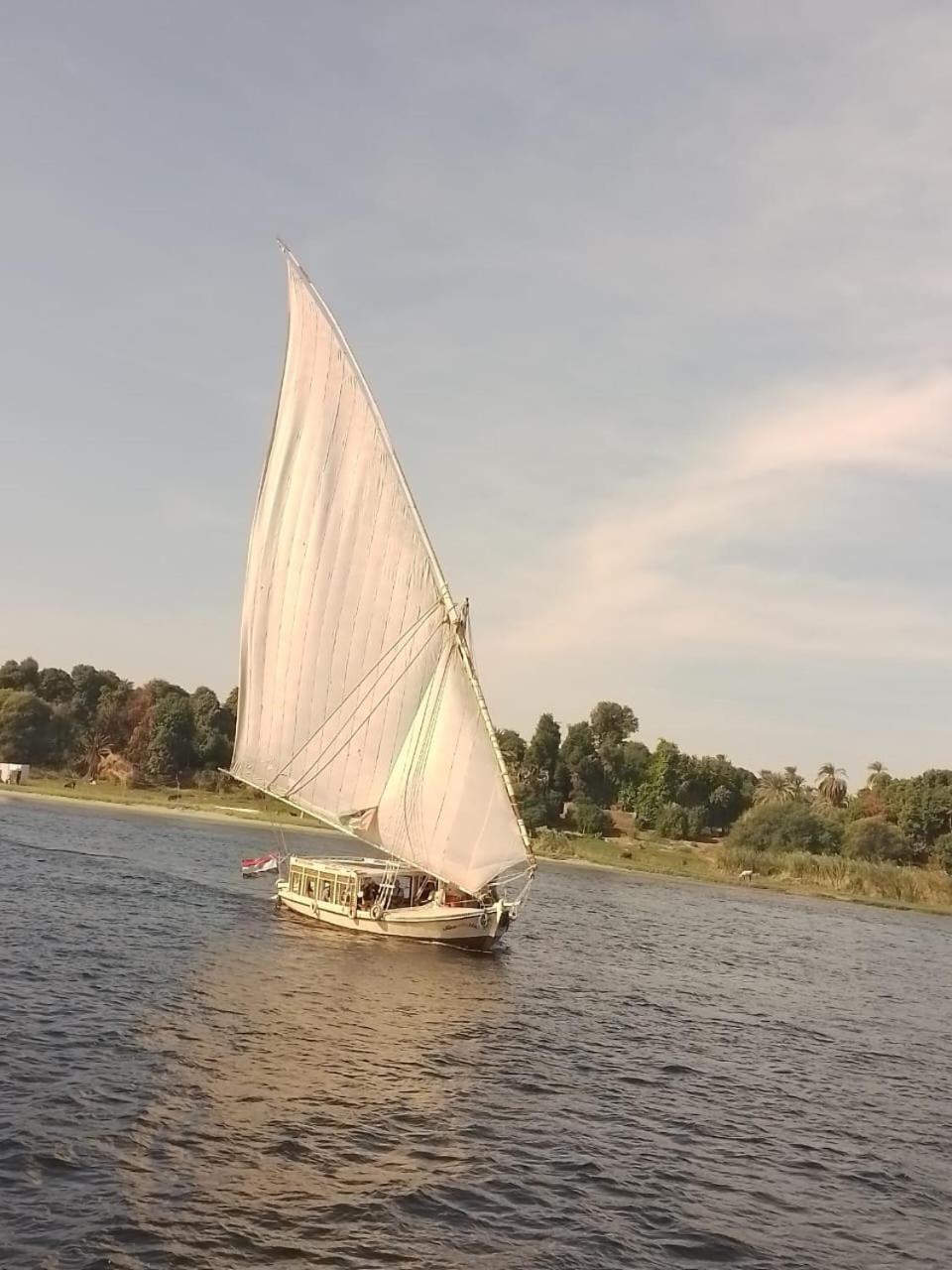 Nile Felucca Adventure Hotel อัสวาน ภายนอก รูปภาพ
