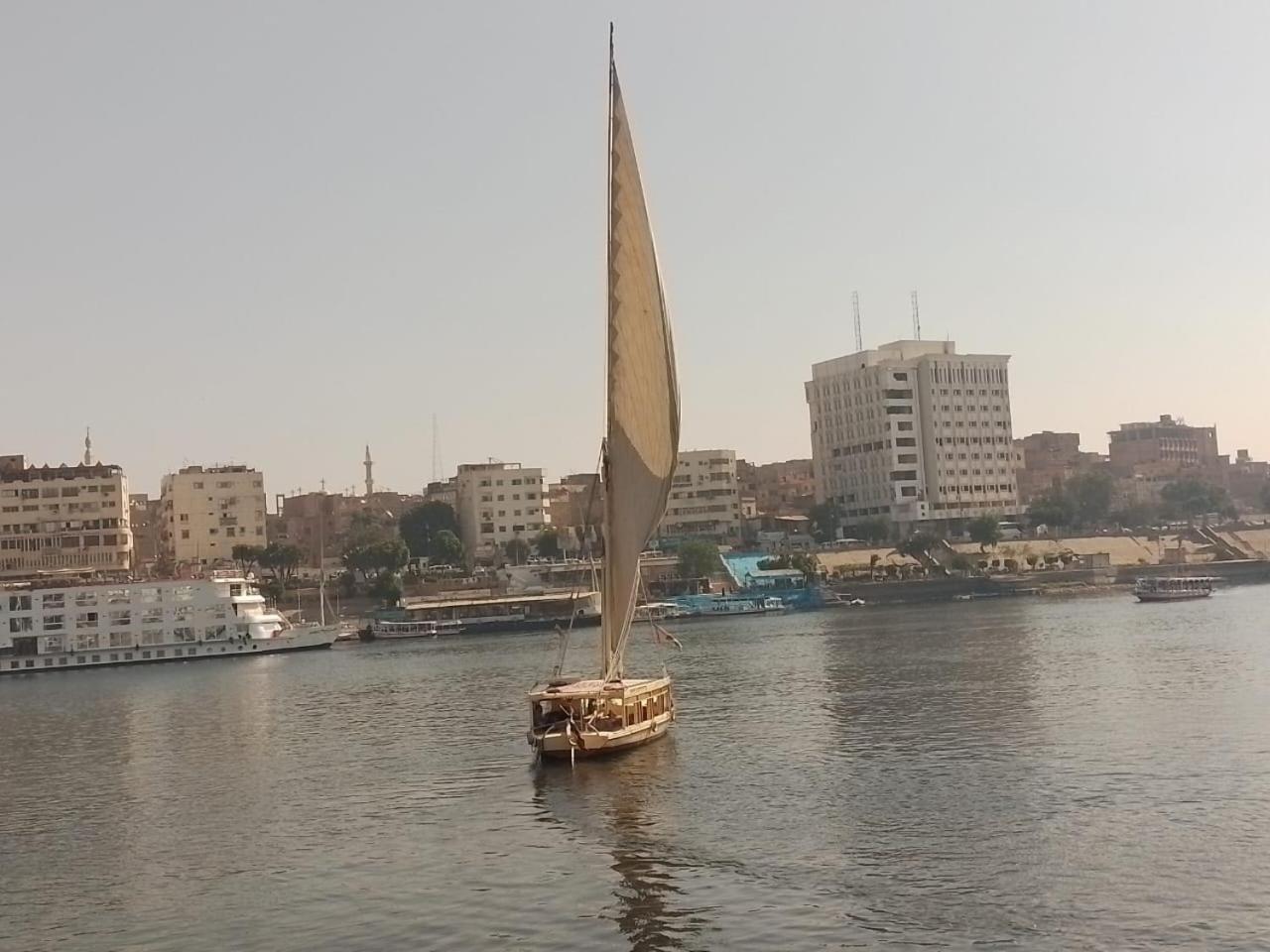 Nile Felucca Adventure Hotel อัสวาน ภายนอก รูปภาพ