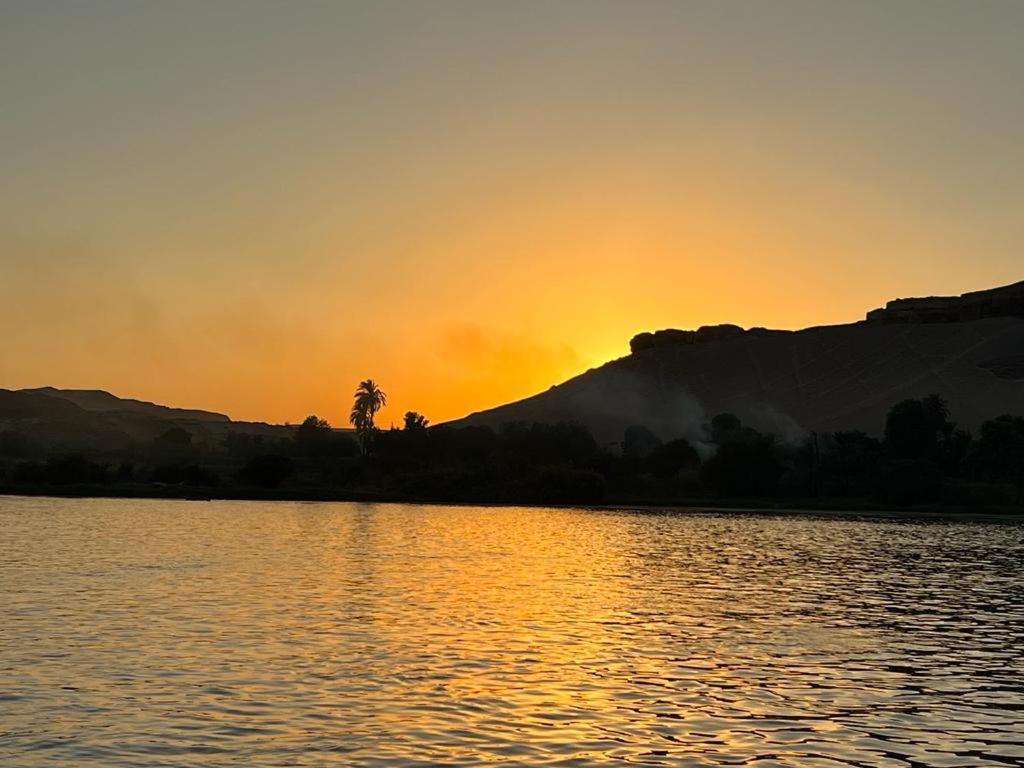 Nile Felucca Adventure Hotel อัสวาน ภายนอก รูปภาพ