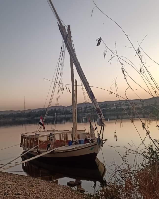 Nile Felucca Adventure Hotel อัสวาน ภายนอก รูปภาพ