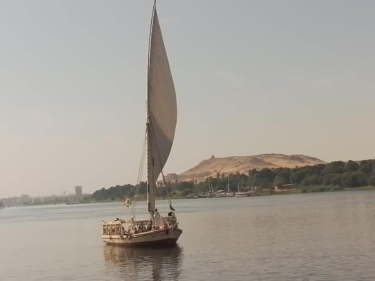 Nile Felucca Adventure Hotel อัสวาน ภายนอก รูปภาพ