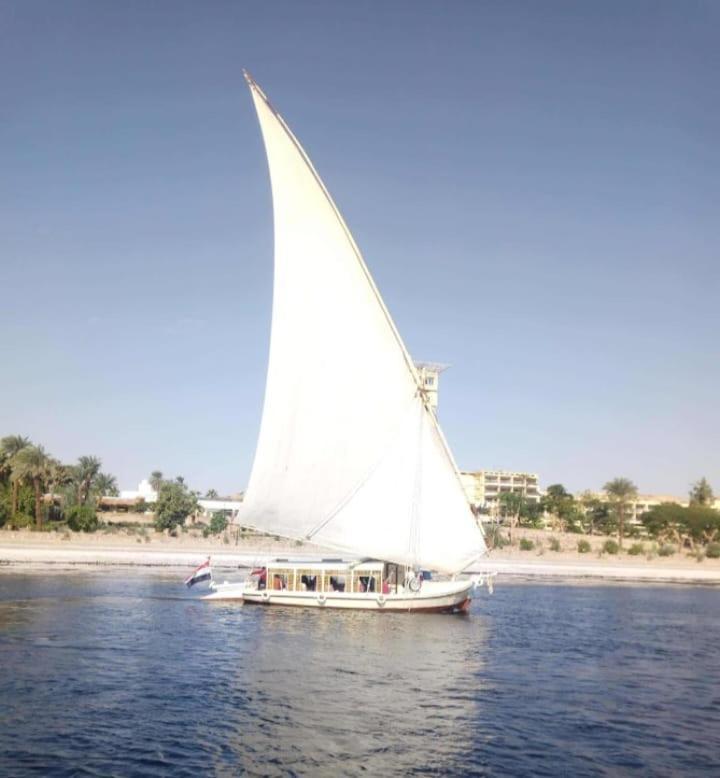 Nile Felucca Adventure Hotel อัสวาน ภายนอก รูปภาพ