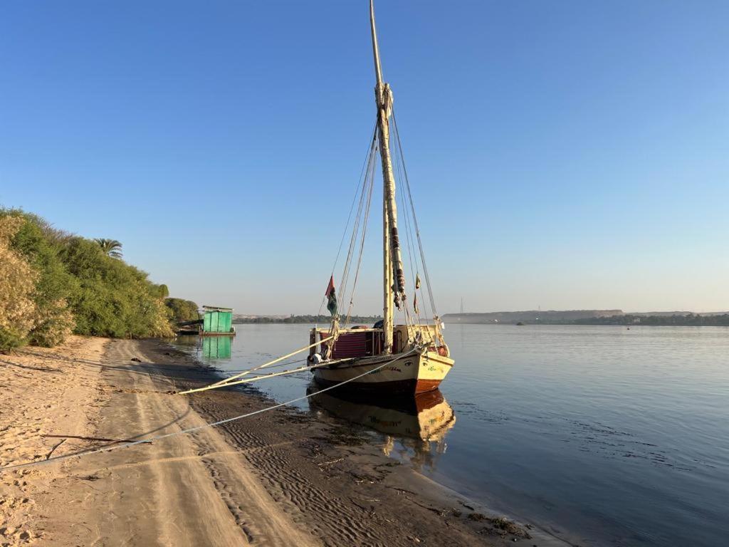 Nile Felucca Adventure Hotel อัสวาน ภายนอก รูปภาพ