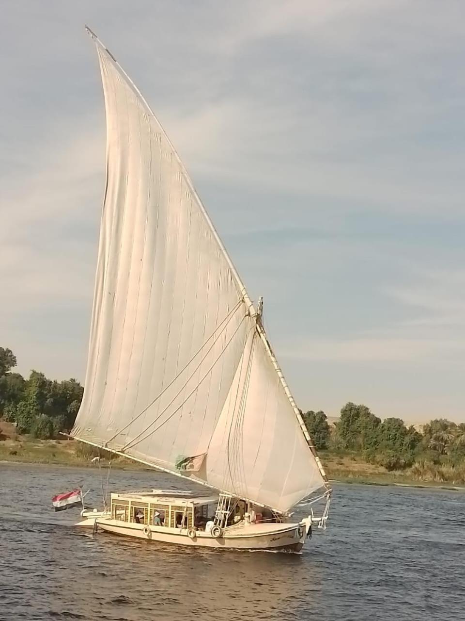 Nile Felucca Adventure Hotel อัสวาน ภายนอก รูปภาพ