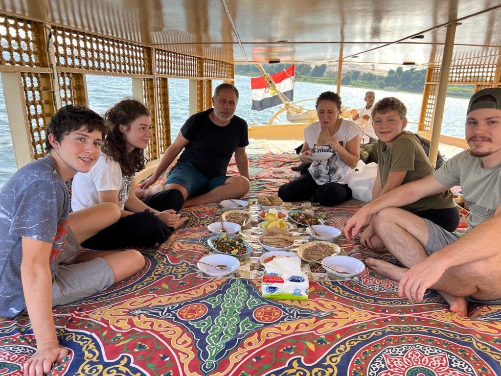 Nile Felucca Adventure Hotel อัสวาน ภายนอก รูปภาพ