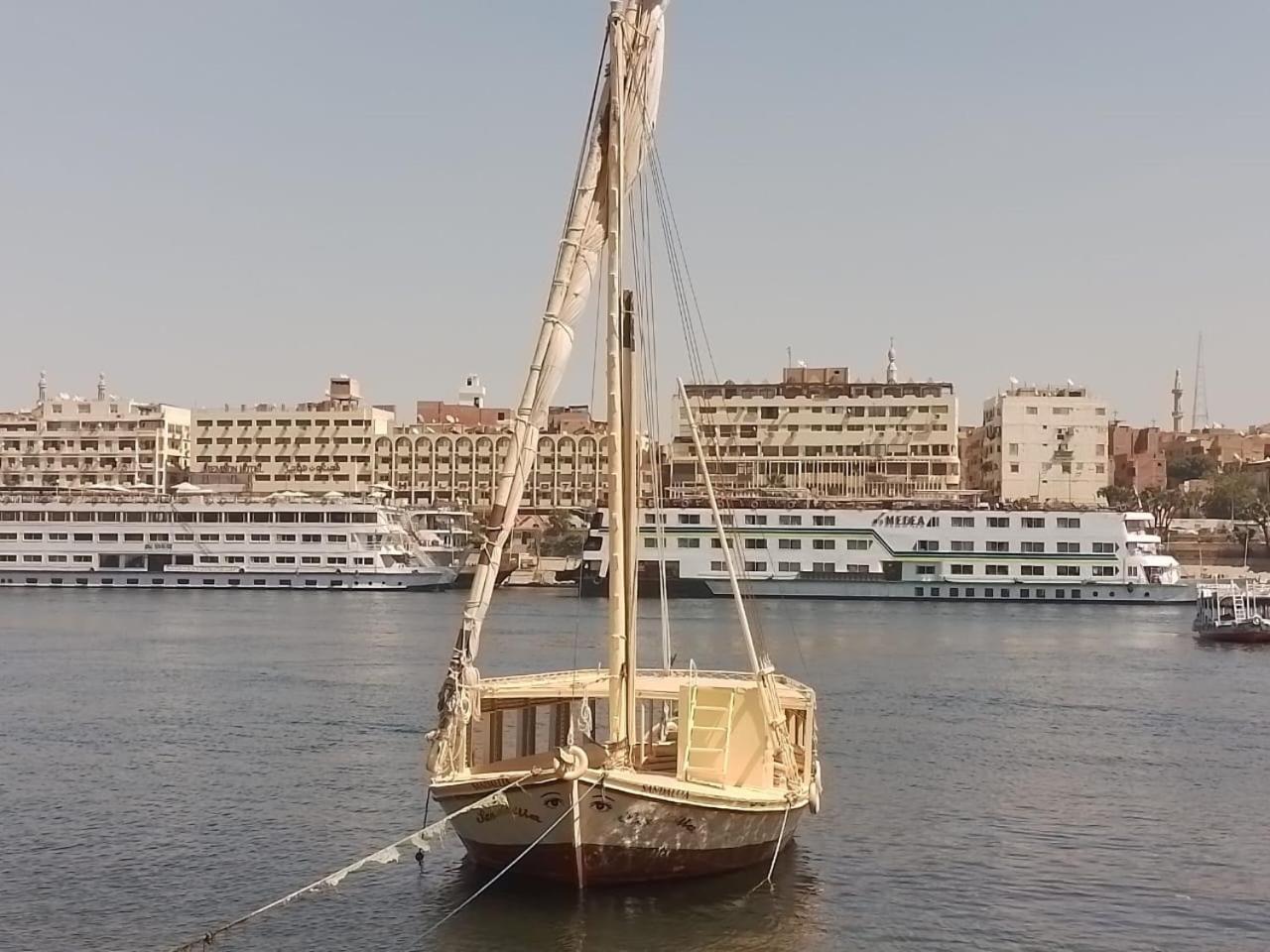 Nile Felucca Adventure Hotel อัสวาน ภายนอก รูปภาพ