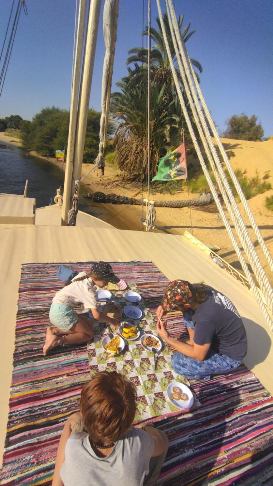 Nile Felucca Adventure Hotel อัสวาน ภายนอก รูปภาพ